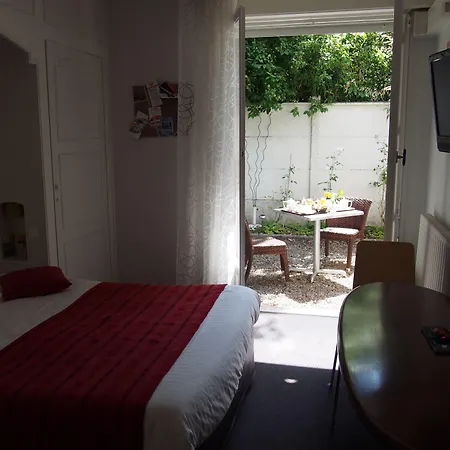 Du Croise فندق 3*